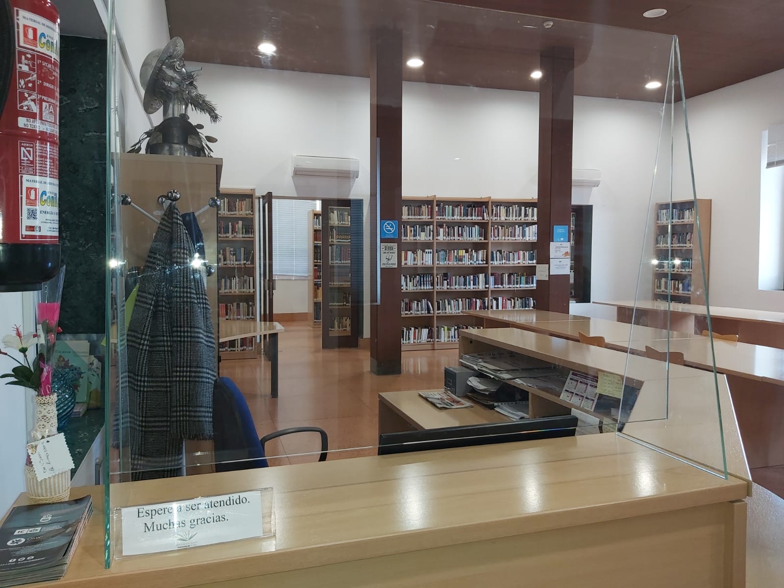 Mampara Biblioteca