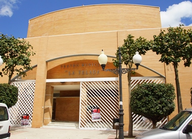 EXTERIOR TEATRO LA VELADA