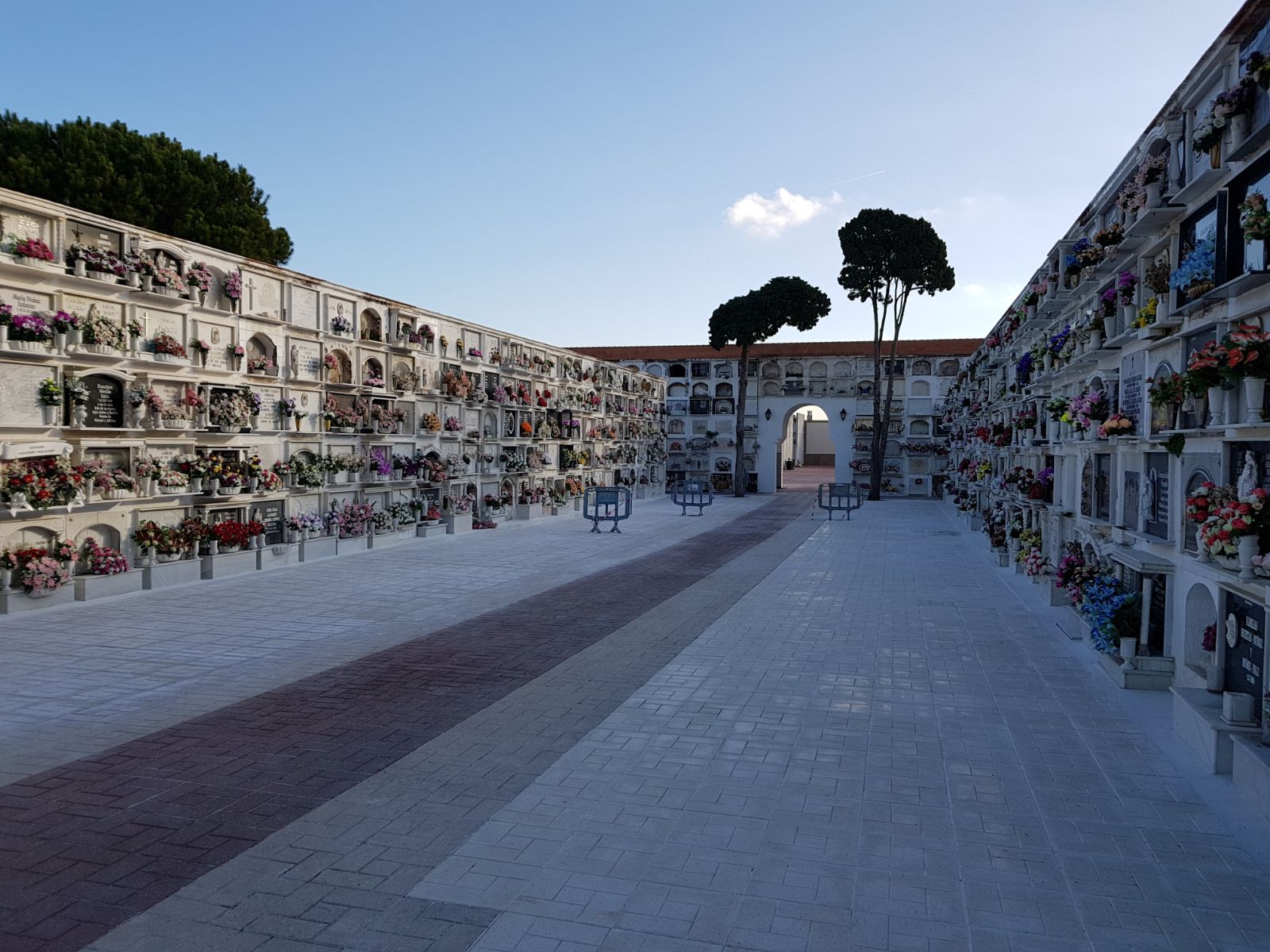 CEMENTERIO PATIO CENTRAL