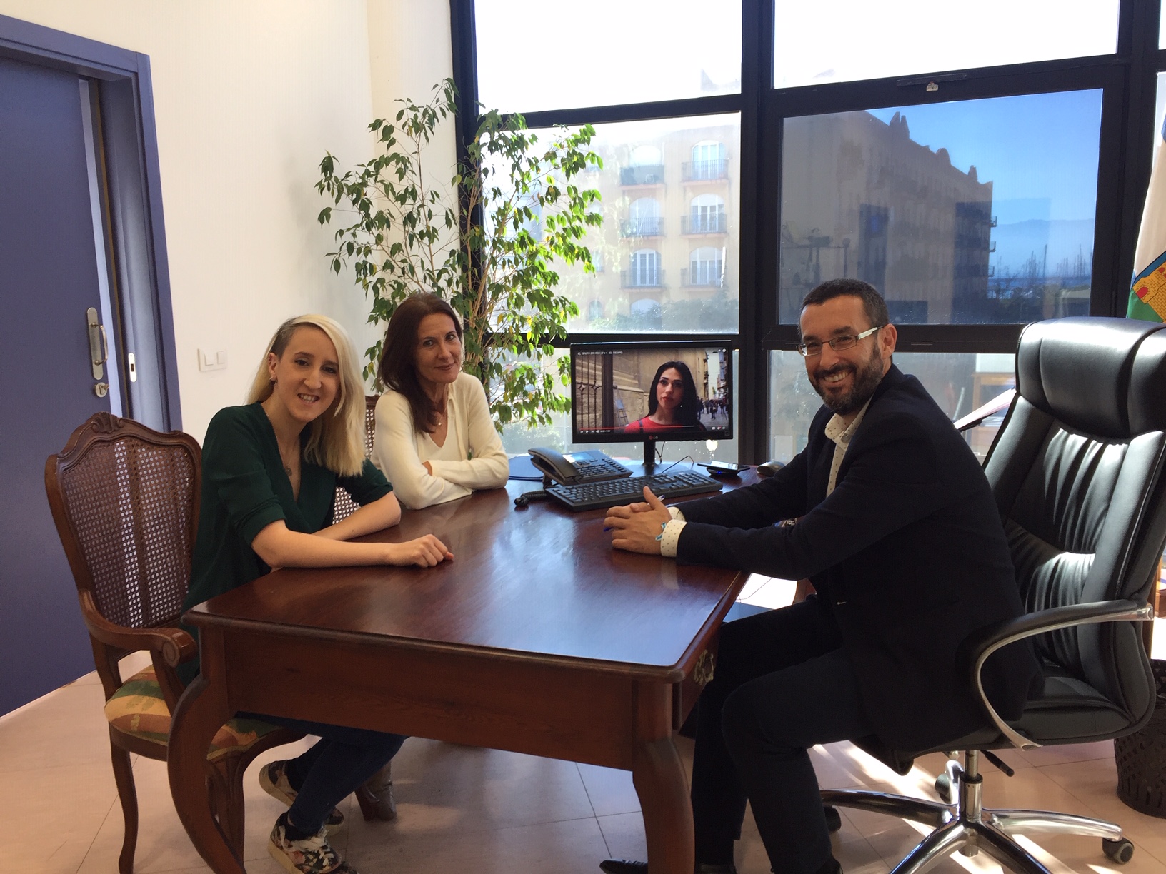 Alcalde con Maria Pasadas