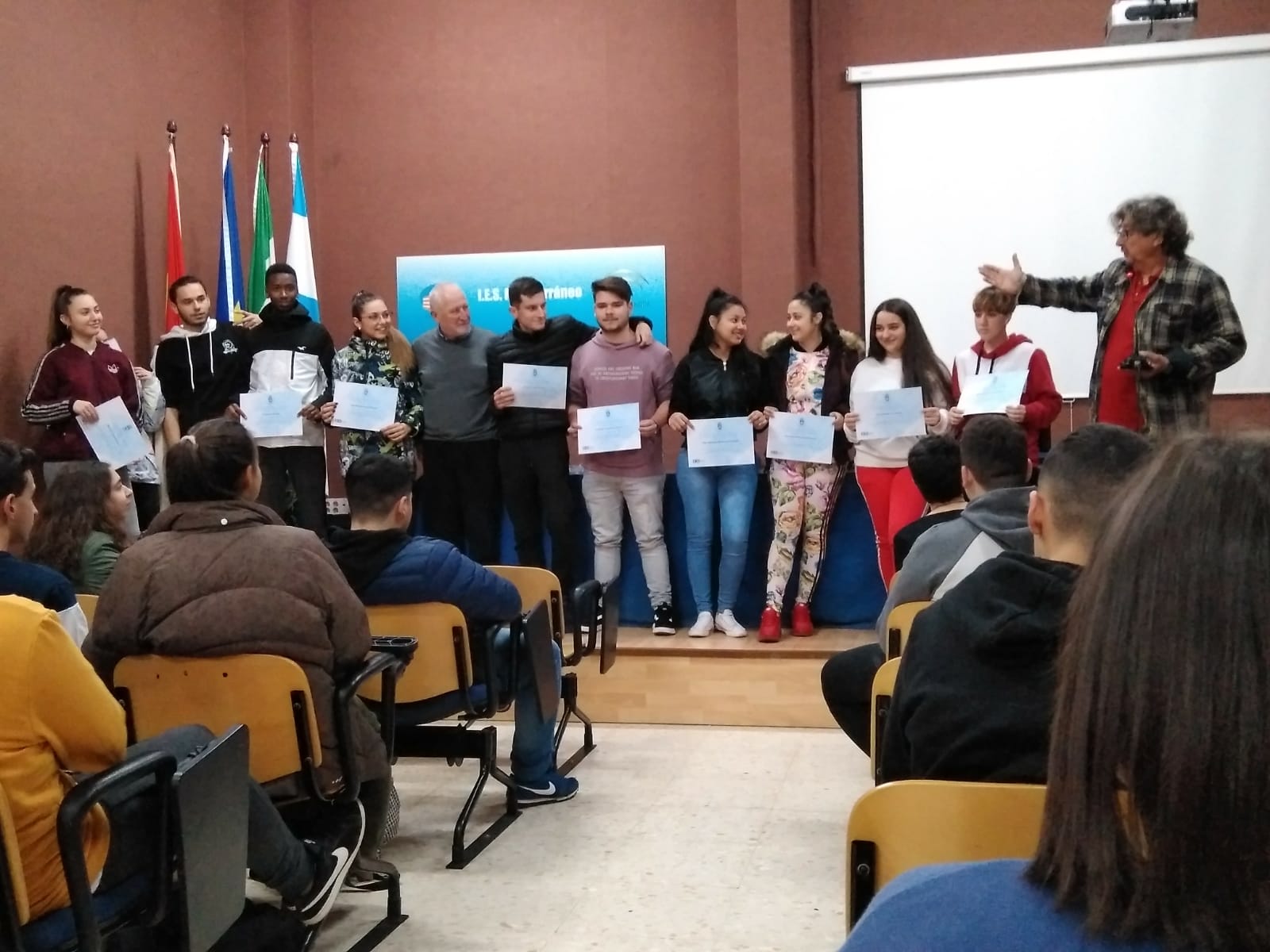 Entrega diplomas voluntariado IES Mediterraneo