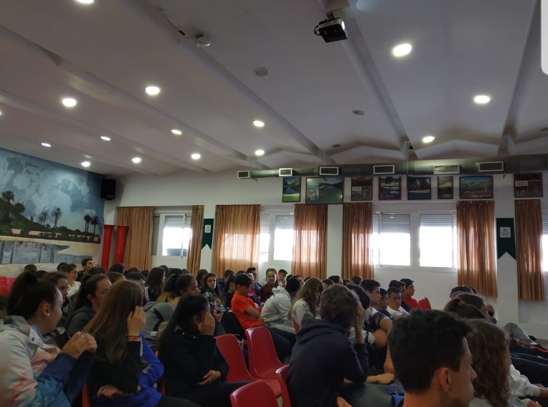 Charla 50 años alumnado secundaria