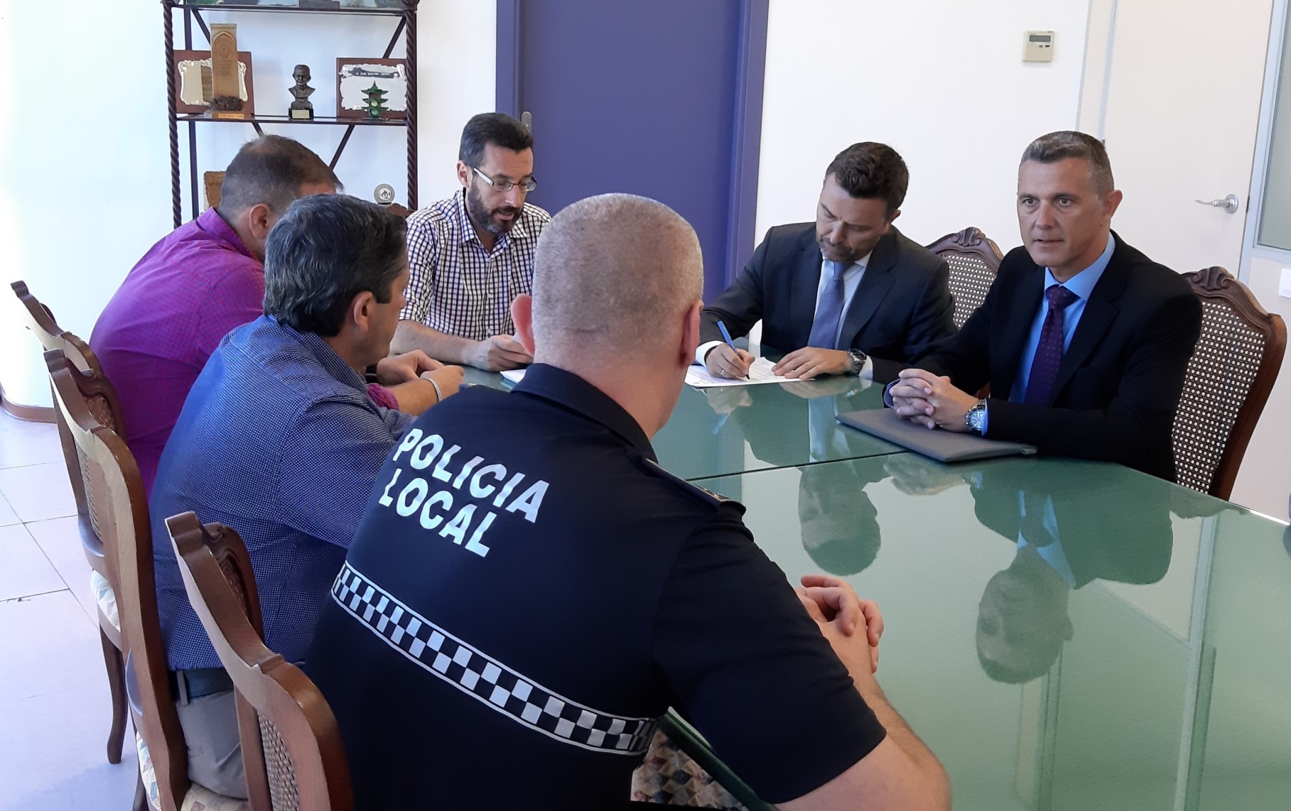 Firma contrato transmisiones Policia Local