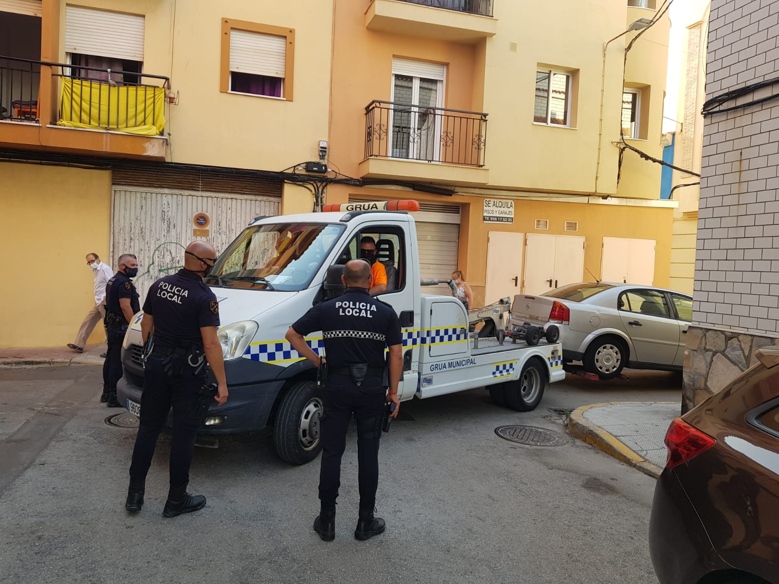 Taxi pirata policia local