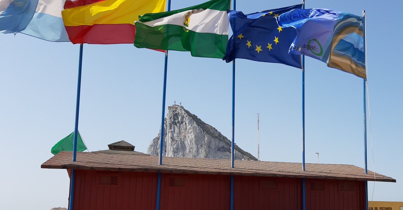 Banderas y Ecoplaya