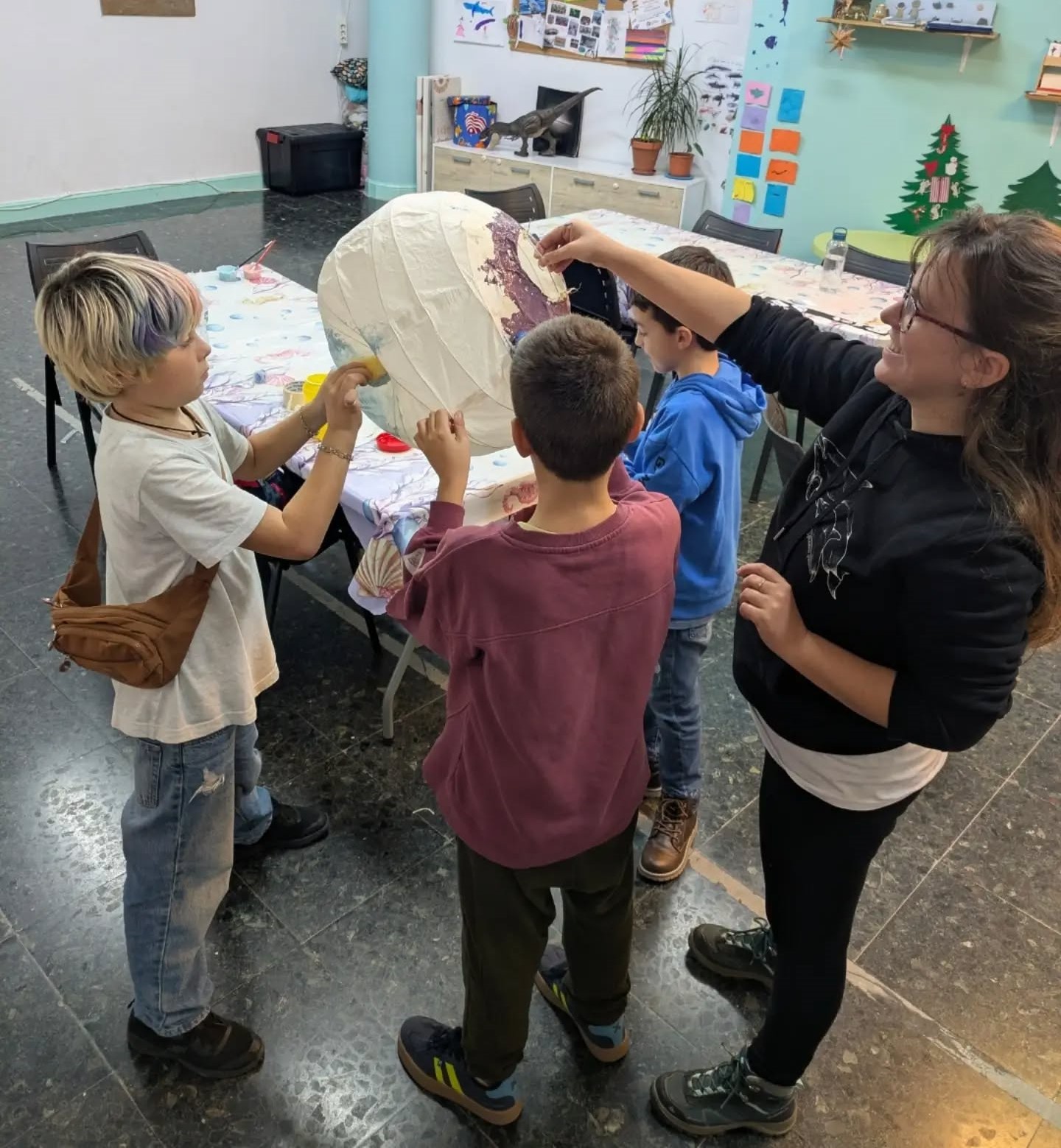 Treinta menores participan en los talleres de Biología Marina de Ecolocaliza en La Línea